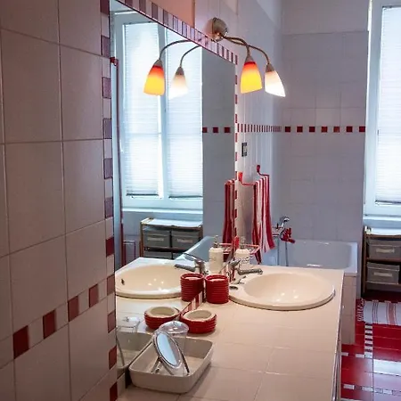 Casa Juli: 70mq-centro-trieste דירה *