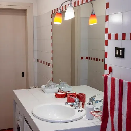 Casa Juli: 70mq-centro-trieste アパート