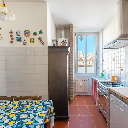 Apartamento CASA JULÍ - Private Parking - City Center - Park View Trieste